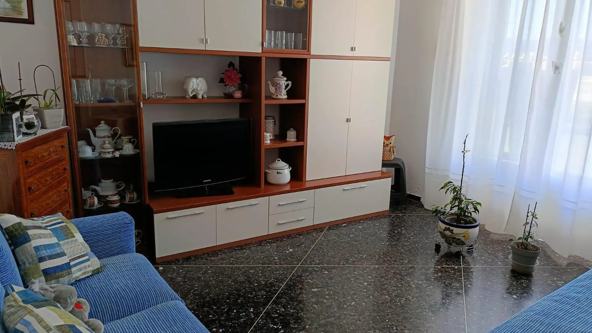Holiday Luma Vado Ligure 0*,